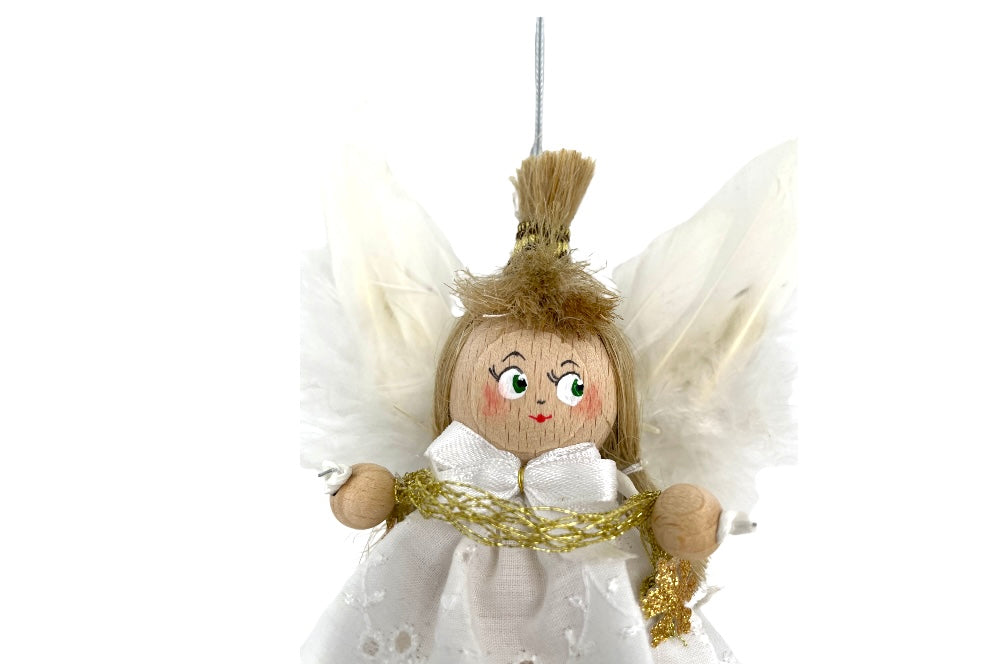 Baumschuck Engel mit Feder -detailansicht