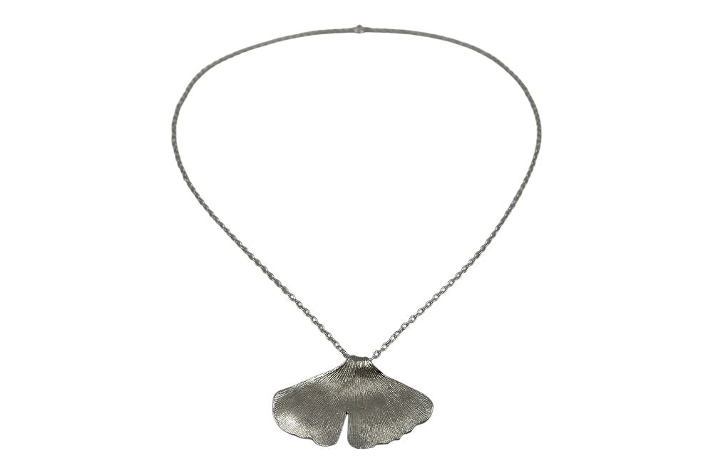 Kette mit Anhänger in Form eines Ginkgo Blattes