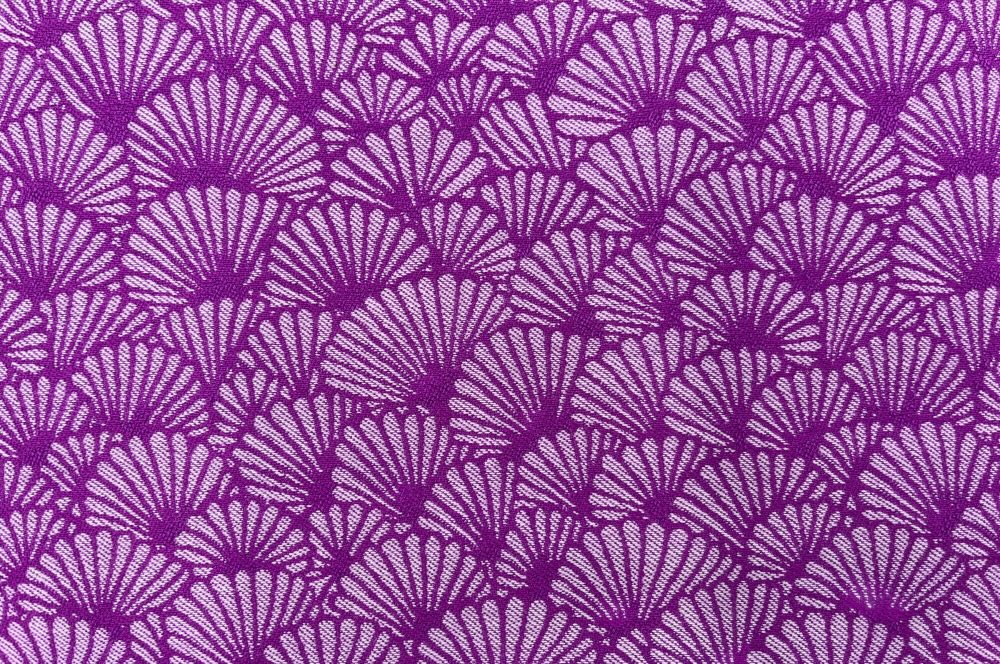 Kissenhülle in violet mit japanischen design, Gikoblätter. Detailansicht