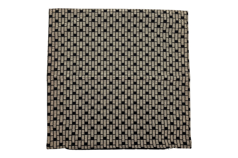 Kissenhülle mit einem geometrischen Design, Versetzt angeordnete Bausteine und fließende Linien, in schwarz beige. 40x40cm