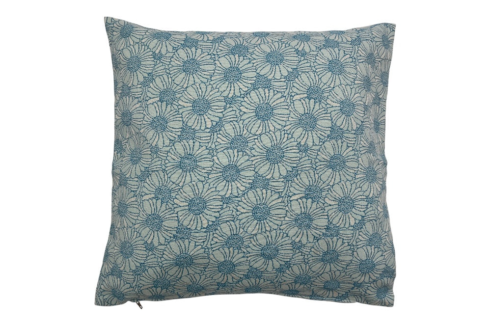 Kissenhülle mit Blumen , geometrische Anordnung der Blauen blumen. Ansicht mit Füllung