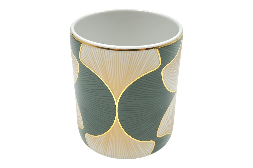 Die „Ginkgo“-Tasse besticht durch ihr elegantes Design mit grünen und goldenen Akzenten, Ansicht von Design