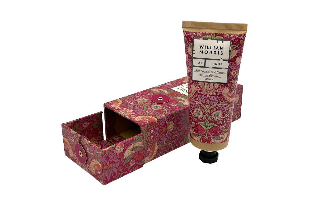 handcrem von william morris Patchouli and red berry, ansicht von vorne mit verpackung