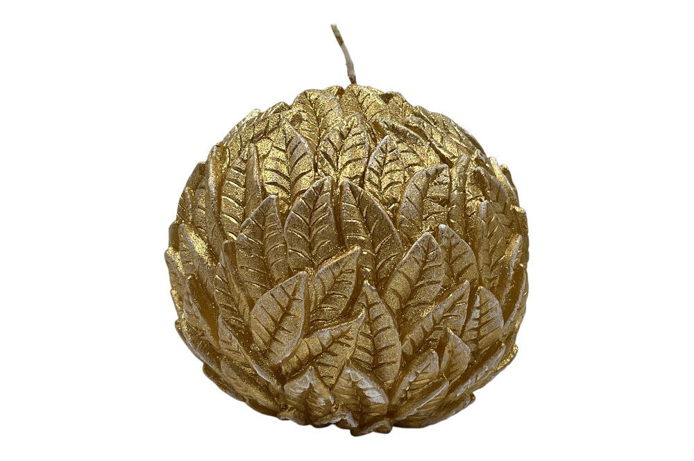 Kugelkerze mit blättern in Gold bemalen, Durchmesser von 15 cm, ganze Ansicht