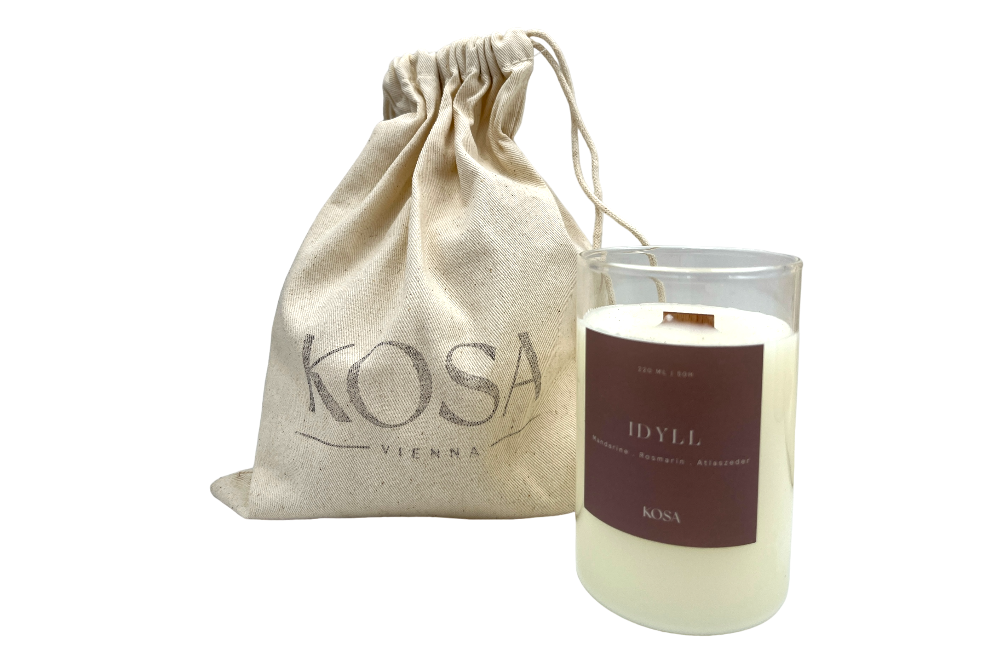 duftkerze Idyll von Kosa, mit mandarine und rosmarin mit Verpakung