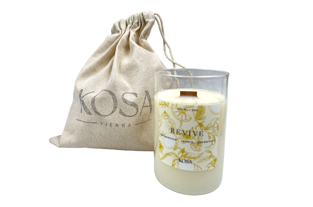 duftkerze revive von Kosa in Glas mit Verpackung