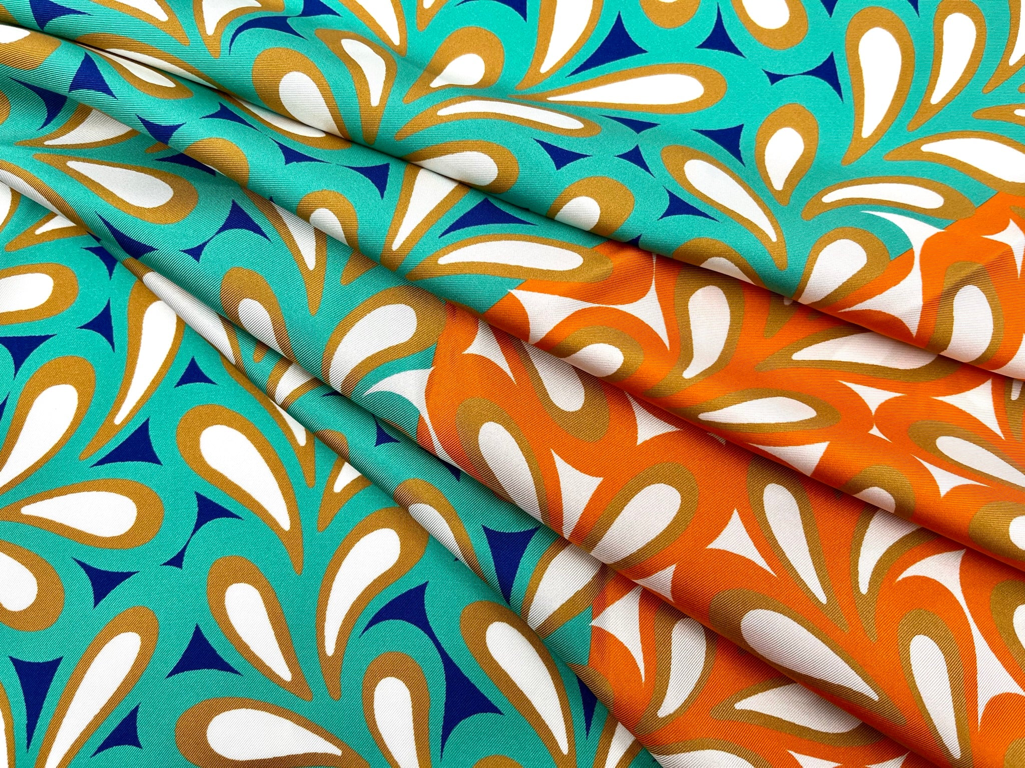 seidenschal ugo zovetti, orange mint, zusammengefaltet