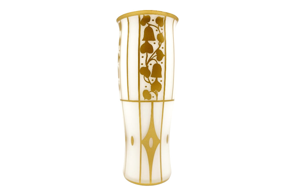 Vase Glockenblume in mattgold, Design von Josef Hoffmann nachempfunden, mit dezenter Bemalung, Linien, Glocken und Blätter, Ansicht ganzes Objekt
