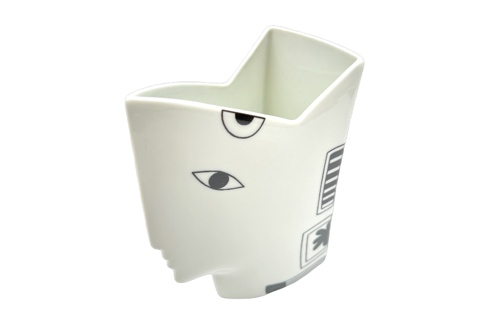 Postmoderne Gesichtsvase "Eleni" aus weiß glasiertem Porzellan, Ansicht von seitlich oben