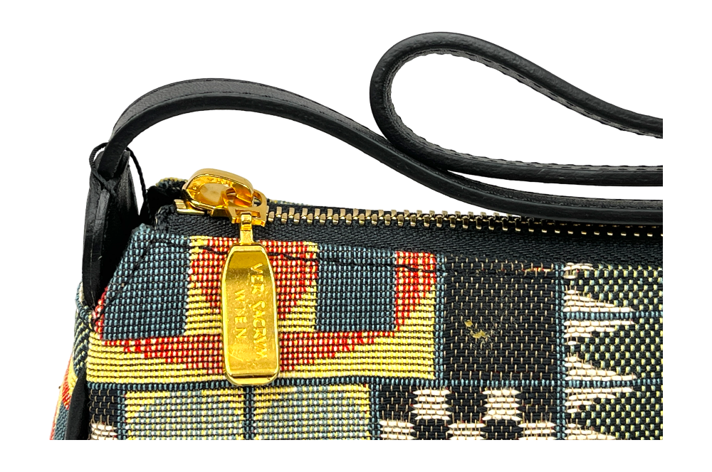 versacrum handtasche klein von der seite in orange, detail zipp