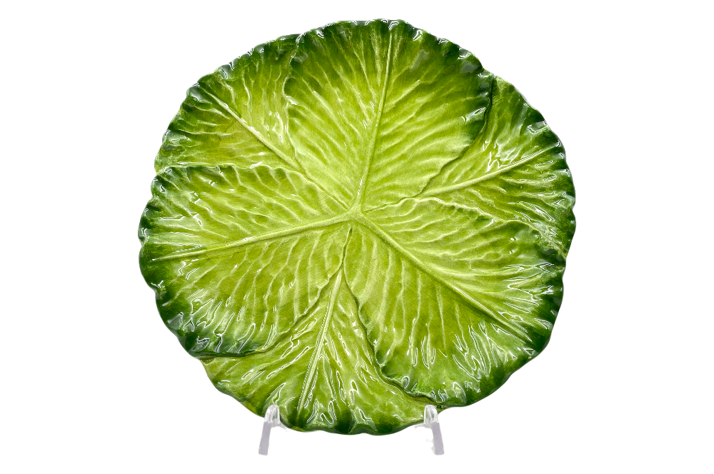 speiseteller mit krautblatt optik in grün
