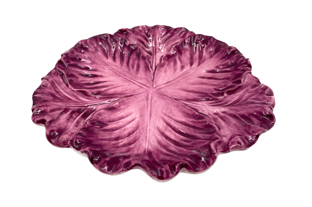 desertteller mit rotkrautblatt optik  von der seite