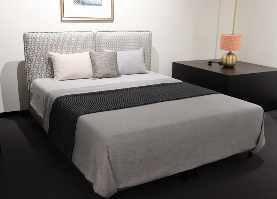 bett mit Jugendstil design