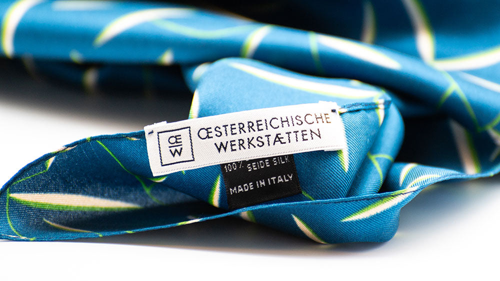 Seidenschal Daphne blau Etikett