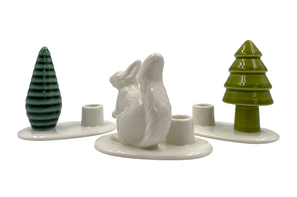 3-teiliger erzenhalter, für  kerzen, 2 element sind mit unterschiedlichen Baumen und der Kerzenhalterung versehen, auf dem 3. Teil ist ein Eichhörnchen zu sehen