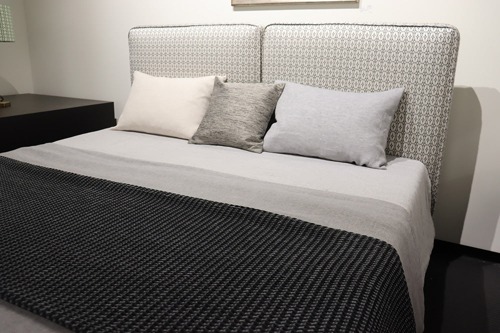 bett mit Jugendstil design