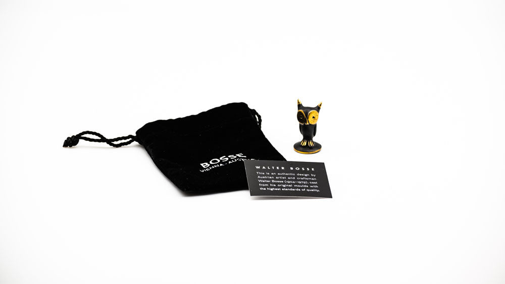 Bronzefigur Eule mit Samtsäckchen © LIK akademie natascha rojdl