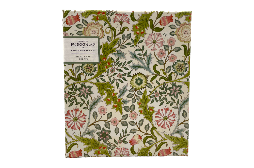 handpflegeset, bestehend aus handcreme, handpeeling, nagelhautcreme, in der verpackung detailansicht