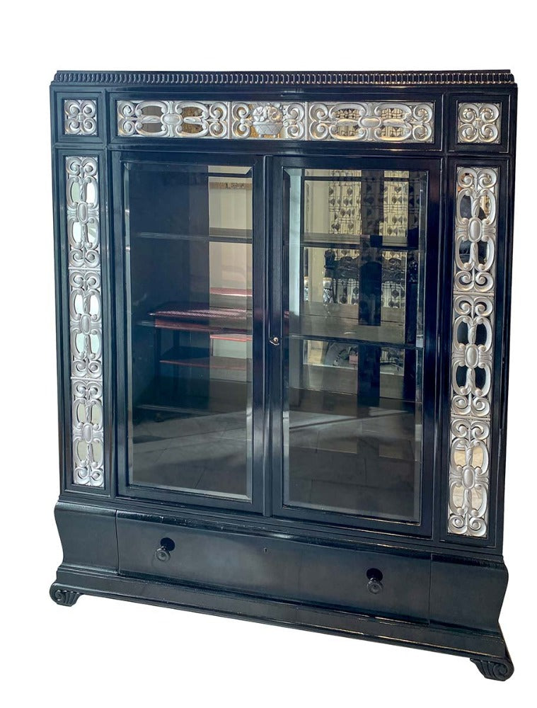 Spiegelschrank in schwar mit weisen designelementen, zwie Glastüren