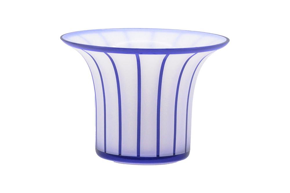 hutähnliche Vase im Geiste der Wiener Werkstätte, ganze Ansicht