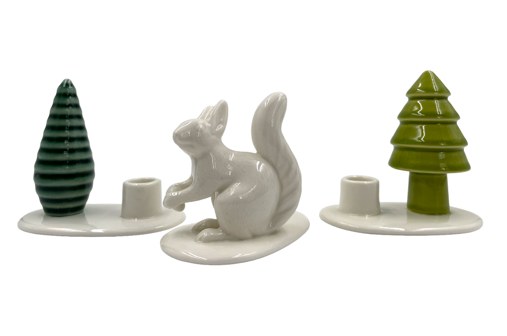 3-teiliger erzenhalter, für  kerzen, 2 element sind mit unterschiedlichen Baumen und der Kerzenhalterung versehen, auf dem 3. Teil ist ein Eichhörnchen zu sehen