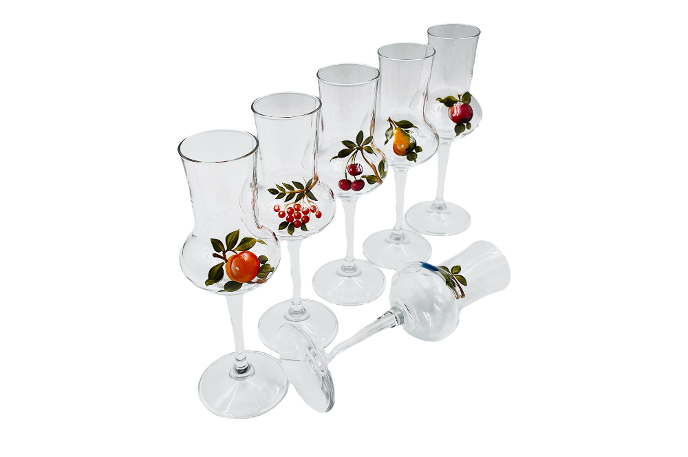 grapperglas mit handbemahlung - gesamtes sortim aufgereiht, eines liegt