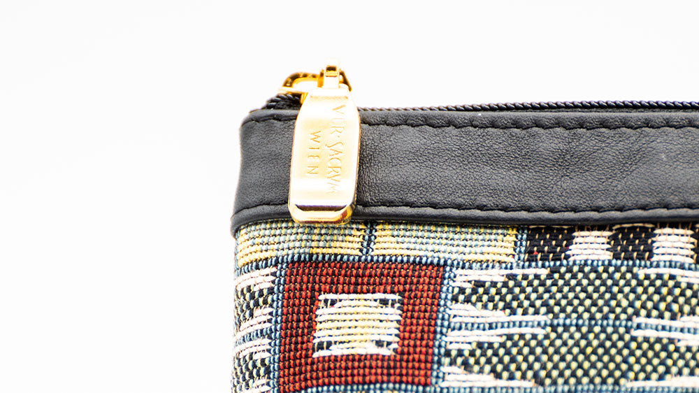 Pennal VerSacrum, Detail Zippverschluss