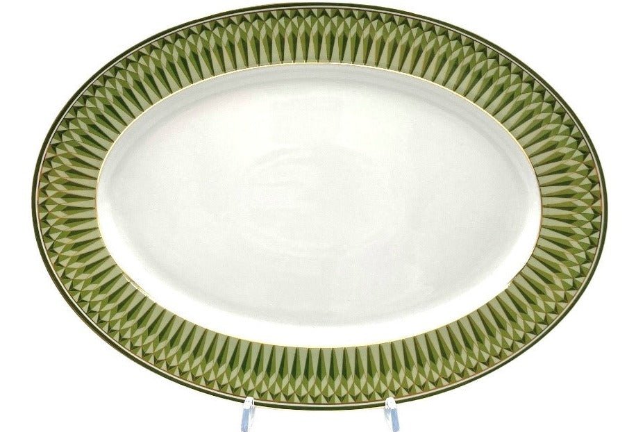 Große ovale Servierplatte von vorne