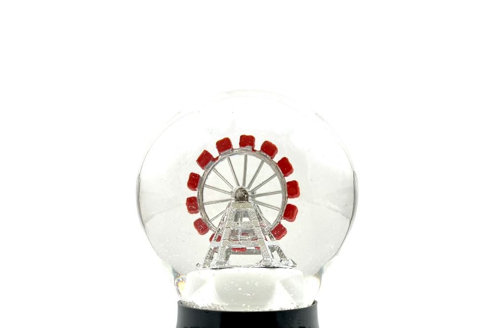 schneekugel mit silbernen Riesenrad, detailansicht